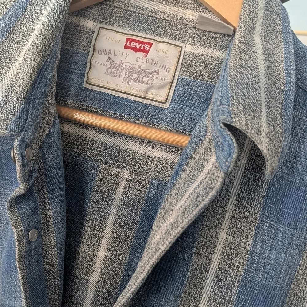 Vintage  Levis  Button Front  Western Y2K Man's Shirt Size L